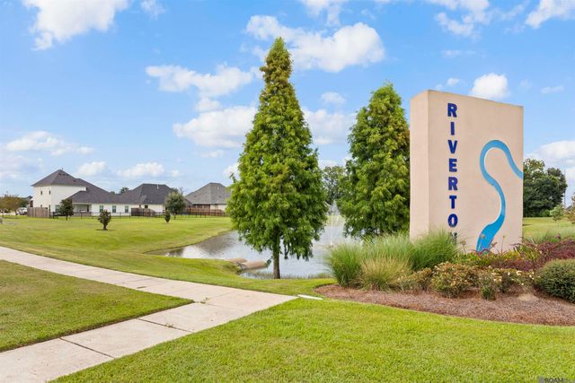 39561 Hernando De Soto Dr, Darrow, LA 70725