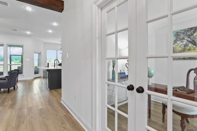 39561 Hernando De Soto Dr, Darrow, LA 70725