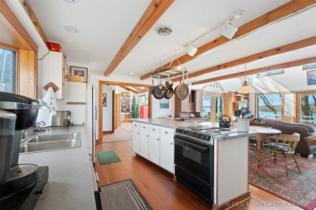 25541 S 676 Road, Grove, OK 74344
