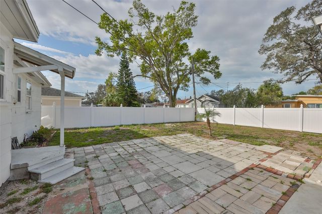 700 GLENWOOD AVENUE S, Clearwater, FL 33756