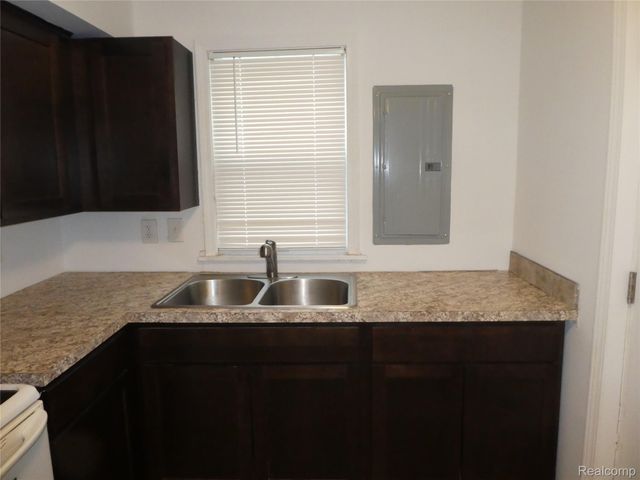 35209 Sheridan Street, Westland, MI 48185