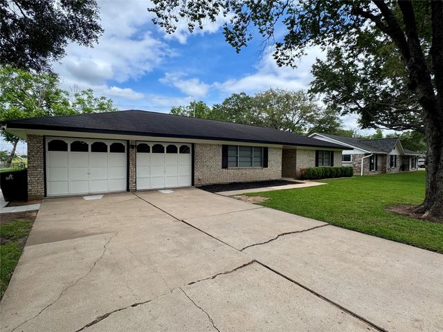 2013 Crestwood Drive, Richmond, TX 77469