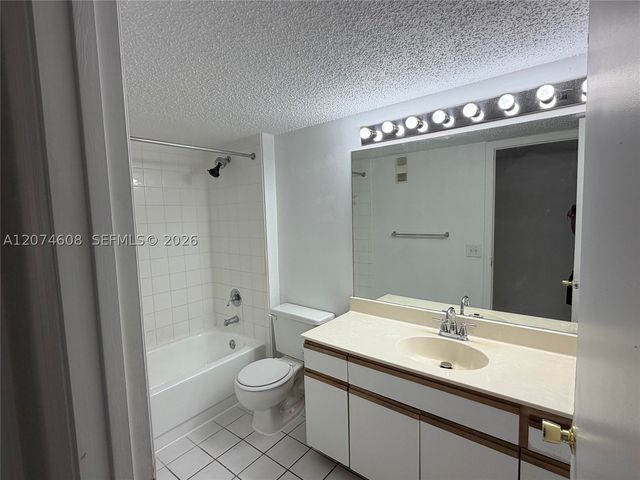 4015 W Mcnab Rd D209, Pompano Beach, FL 33069