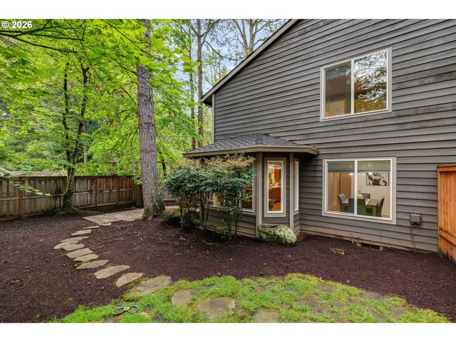 18679 INDIAN CREEK Dr, Lake Oswego, OR 97035