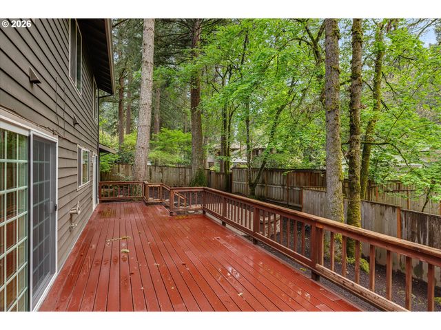 18679 INDIAN CREEK Dr, Lake Oswego, OR 97035