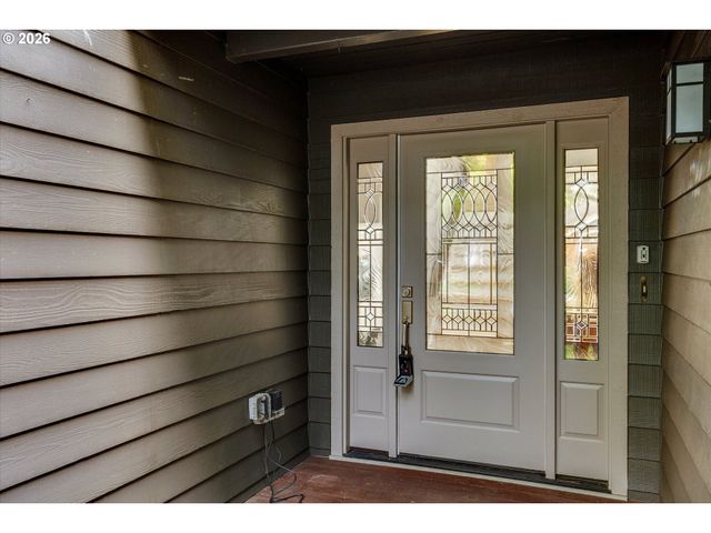 18679 INDIAN CREEK Dr, Lake Oswego, OR 97035