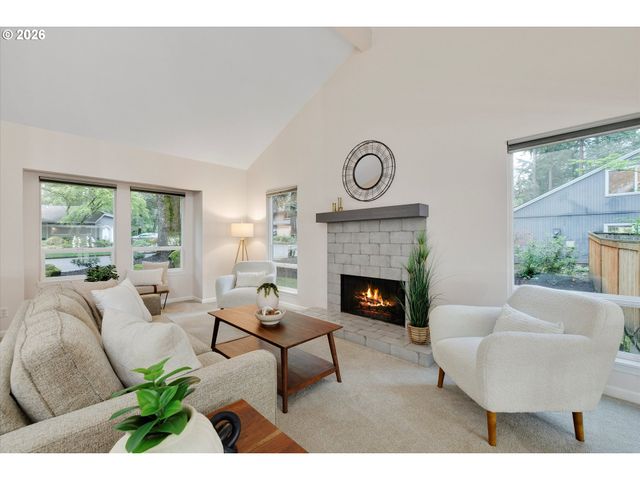 18679 INDIAN CREEK Dr, Lake Oswego, OR 97035