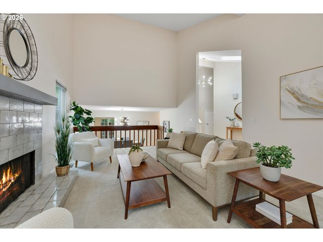 18679 INDIAN CREEK Dr, Lake Oswego, OR 97035