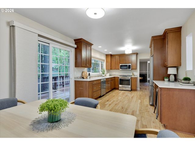 18679 INDIAN CREEK Dr, Lake Oswego, OR 97035