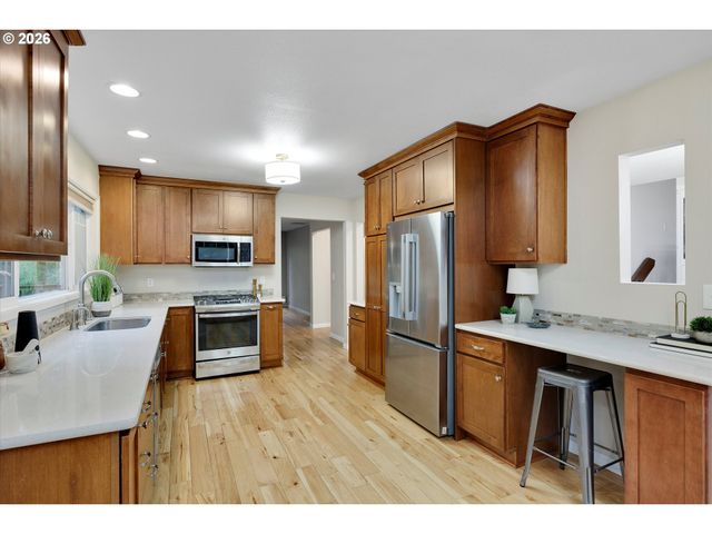 18679 INDIAN CREEK Dr, Lake Oswego, OR 97035