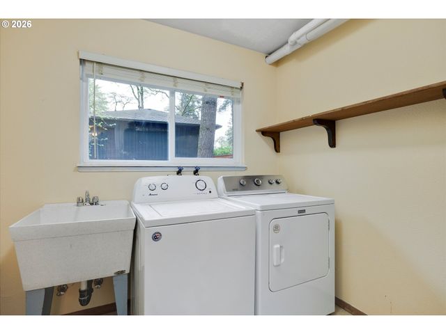 18679 INDIAN CREEK Dr, Lake Oswego, OR 97035