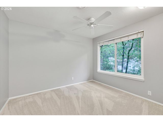 18679 INDIAN CREEK Dr, Lake Oswego, OR 97035