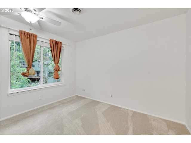 18679 INDIAN CREEK Dr, Lake Oswego, OR 97035