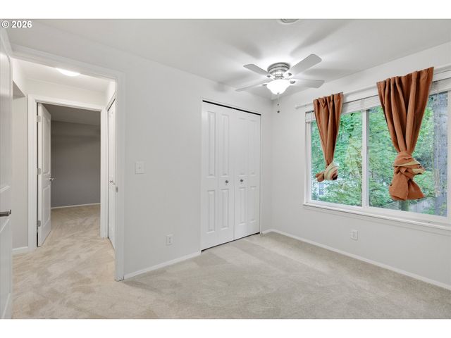 18679 INDIAN CREEK Dr, Lake Oswego, OR 97035