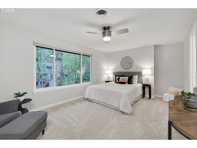 18679 INDIAN CREEK Dr, Lake Oswego, OR 97035