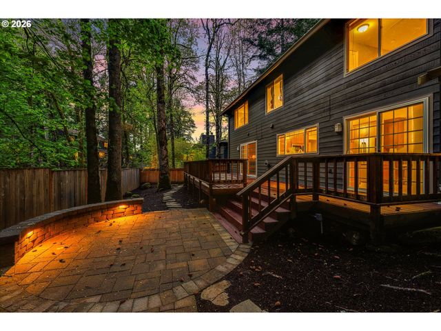 18679 INDIAN CREEK Dr, Lake Oswego, OR 97035