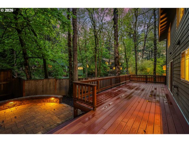 18679 INDIAN CREEK Dr, Lake Oswego, OR 97035