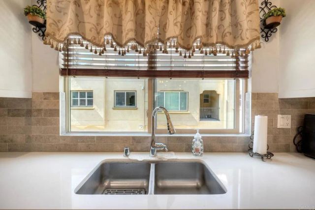 1576 CASTILLO Way 45, Vista, CA 92081