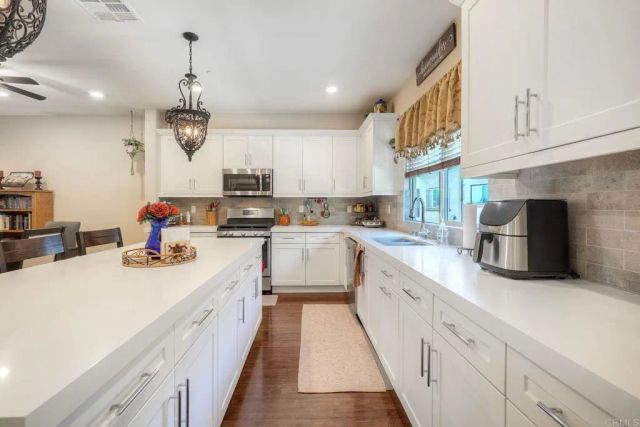1576 CASTILLO Way 45, Vista, CA 92081