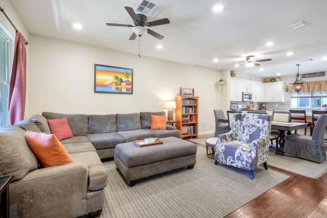 1576 CASTILLO Way 45, Vista, CA 92081