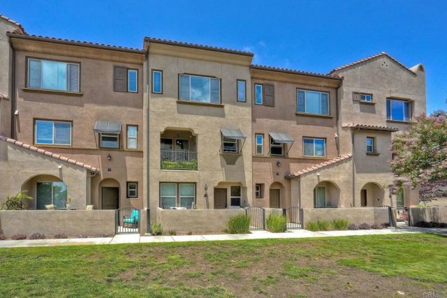 1576 CASTILLO Way 45, Vista, CA 92081