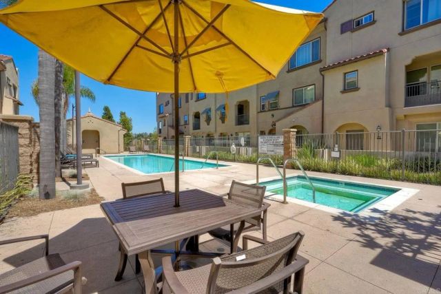 1576 CASTILLO Way 45, Vista, CA 92081