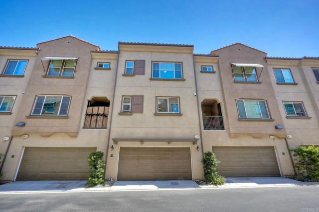1576 CASTILLO Way 45, Vista, CA 92081