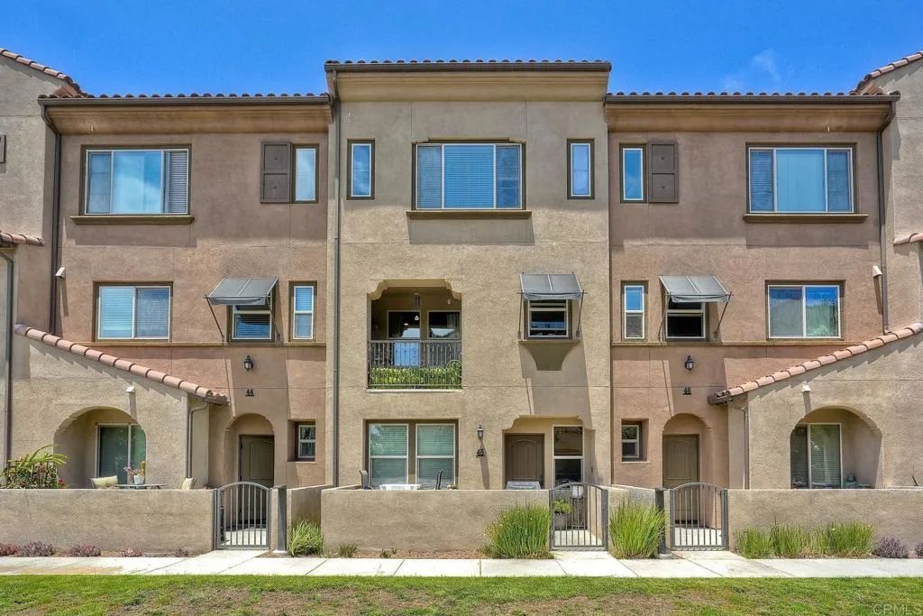 1576 CASTILLO Way 45, Vista, CA 92081