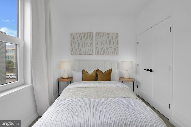 2455 SHANNON PL SE, Washington, DC 20020