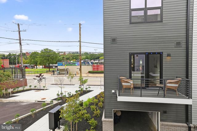 2455 SHANNON PL SE, Washington, DC 20020