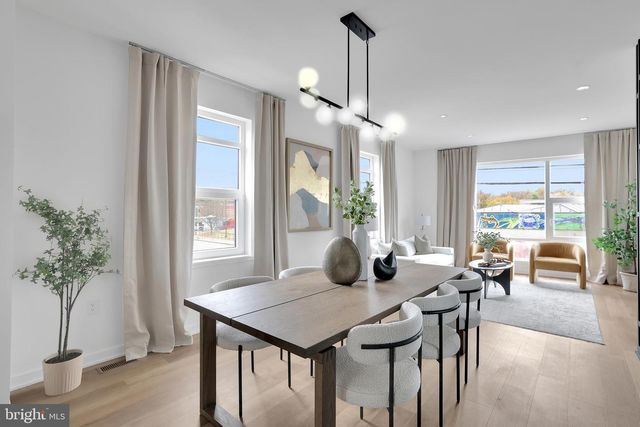 2455 SHANNON PL SE, Washington, DC 20020