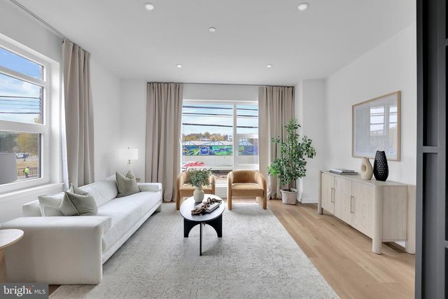 2455 SHANNON PL SE, Washington, DC 20020