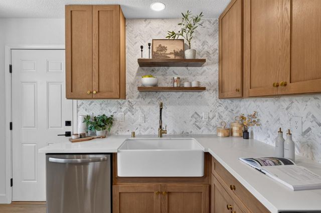 8732 El Toreador Way, Elk Grove, CA 95624