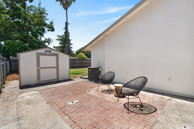 8732 El Toreador Way, Elk Grove, CA 95624