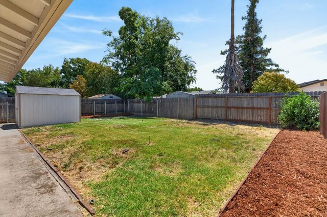 8732 El Toreador Way, Elk Grove, CA 95624