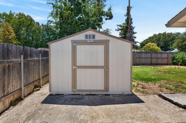8732 El Toreador Way, Elk Grove, CA 95624
