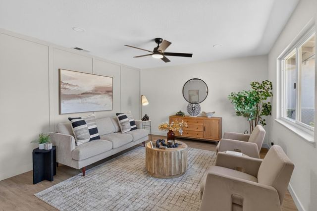 8732 El Toreador Way, Elk Grove, CA 95624