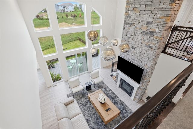 316 Cool Spring Dr, Forward Twp, PA 16033