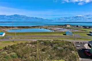 1425 E Ocean Shores Boulevard SW, Ocean Shores, WA 98569