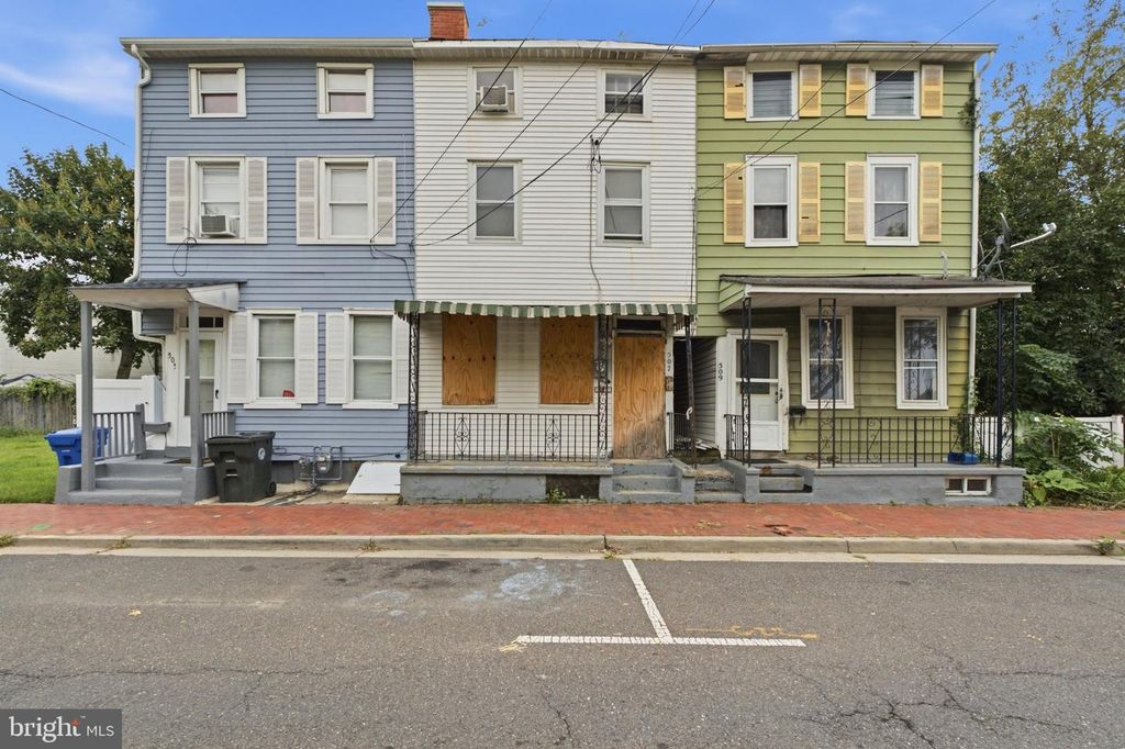 507 LAWRENCE ST, BURLINGTON, NJ 08016 — exterior