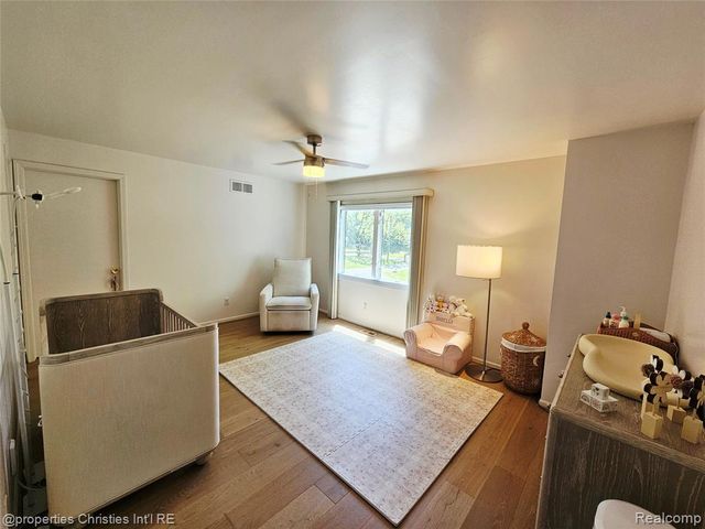 1830 Lone Pine Road, Bloomfield Hills, MI 48302