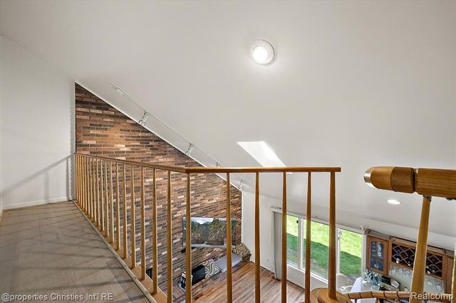 1830 Lone Pine Road, Bloomfield Hills, MI 48302