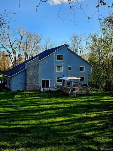 1830 Lone Pine Road, Bloomfield Hills, MI 48302