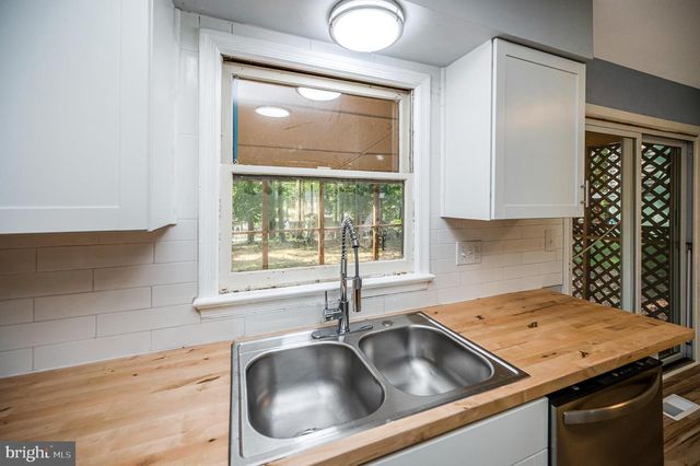 424 ALBANY ST, Fredericksburg, VA 22407