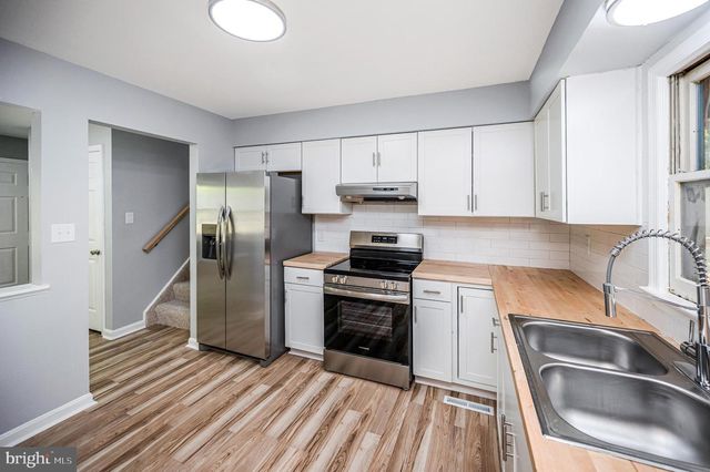 424 ALBANY ST, Fredericksburg, VA 22407