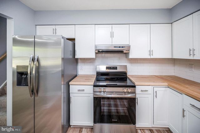 424 ALBANY ST, Fredericksburg, VA 22407