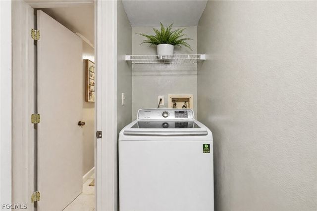 5258 Cedarbend DR 2, Fort Myers, FL 33919