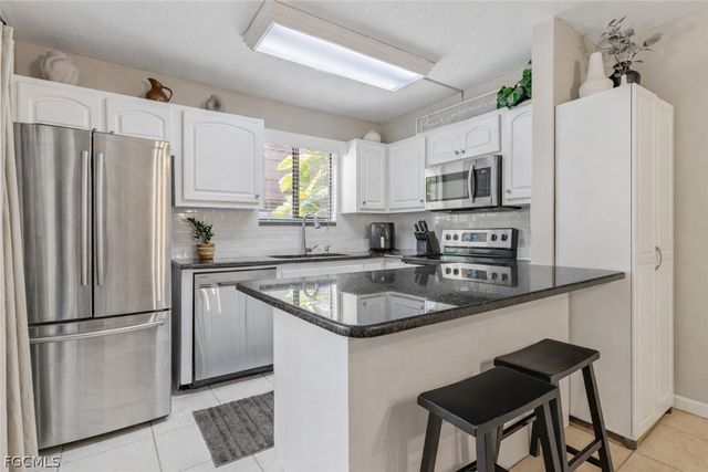 5258 Cedarbend DR 2, Fort Myers, FL 33919