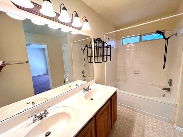 100 Giancarlos LN, Buda, TX 78610