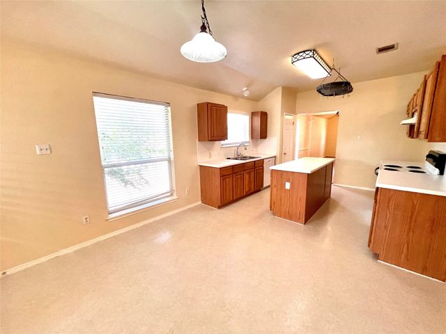 100 Giancarlos LN, Buda, TX 78610